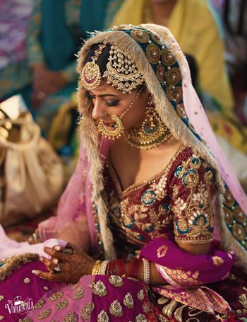 A bride in stunning jewellery.