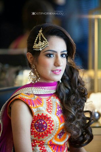 Gold and Kundan Pasa