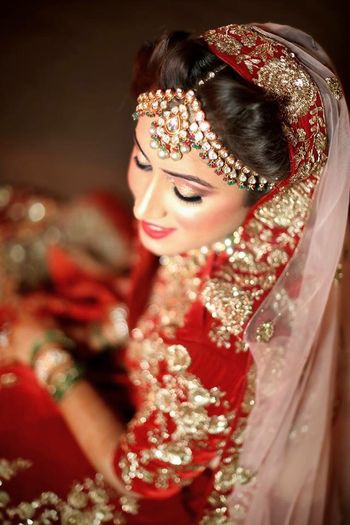 Polki Mathapatti and Pastel Dupatta with Red Border