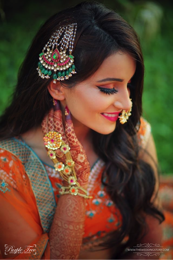Bride wearing a beautiful passa 