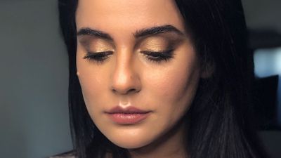 Light makeup for Sara