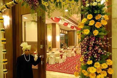 wedding clothes on rent in vashi