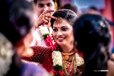 Photo Of South Indian Bride Posing On Her Wedding Day