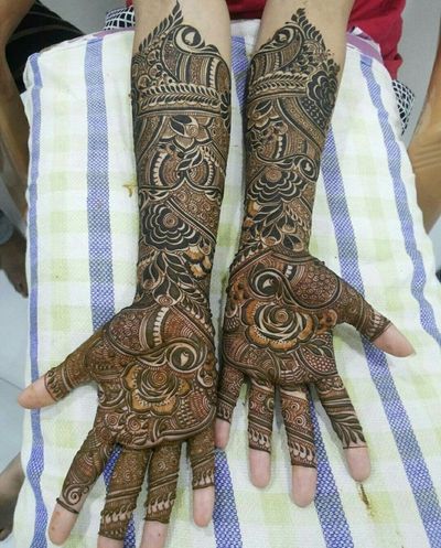 Hyderabad stylish Mehandi artists