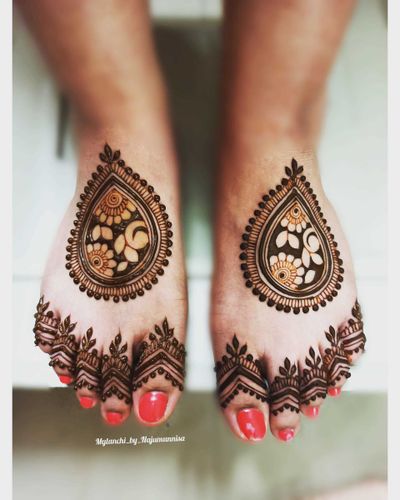 feet henna