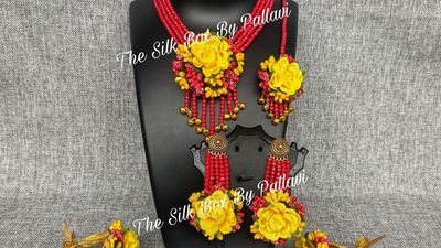 Floral Jewellery by The Silk Box By Pallavi