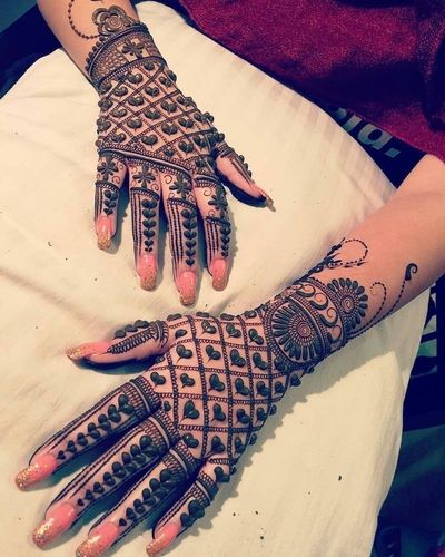 Bridal back hand Mehandhi