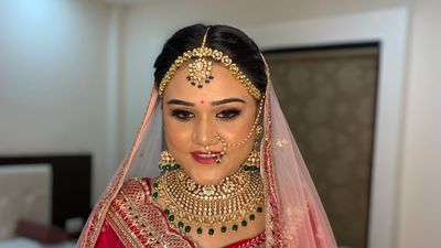 Bride Aayushi for  reception