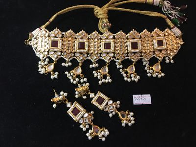 Mrt Meena kundan choker set