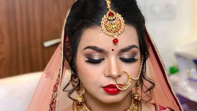 Yamini and her family makeup