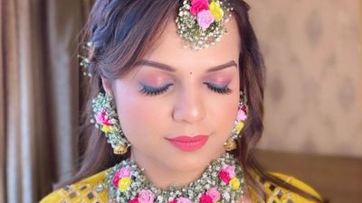 HALDI AND MEHENDI MAKEUP