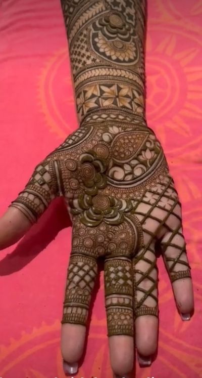 queen’s mehendi 