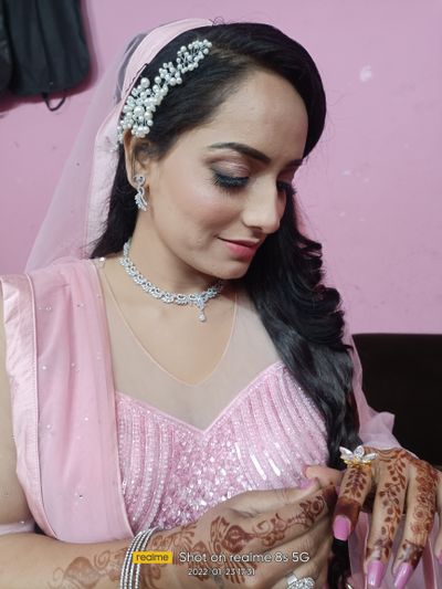 HD engagement look