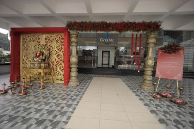 premium hindu wedding stage