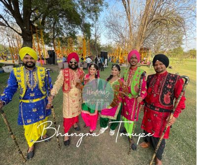 Punjabi Bhangra Troupe 