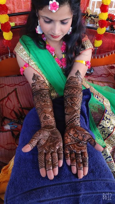 Manish Mehandi artist in Pune bridal mehandi design