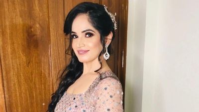 Dr Surbhi for cocktail and pre- wedding function 