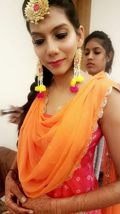 Mehndi look for Divya