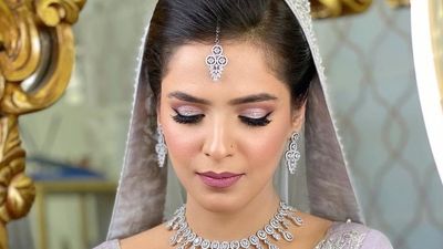 Subtle and Neat look Bride