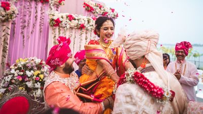 Aboli & Prateek : Dive into a wedding vibe from home to a gorgeous venue!