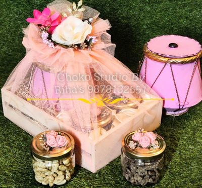 WEDDING PLATTERS AND RETURN FAVOURS