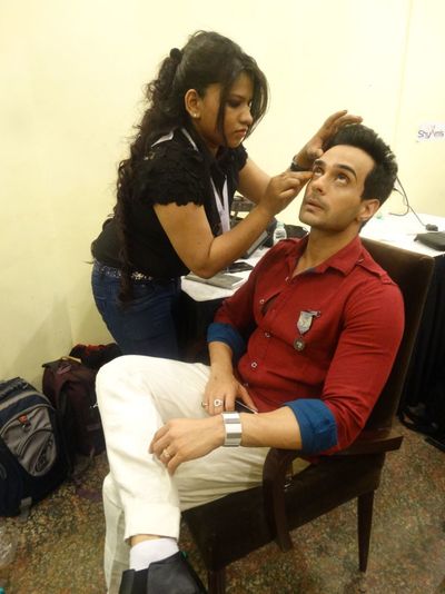 makeup artist