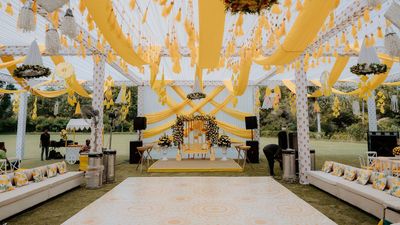 WelcomHeritage Bal Samand Lake Palace Wedding Decor