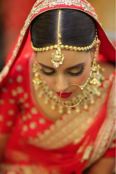 The Simplistic Bride in Red_Gunjan