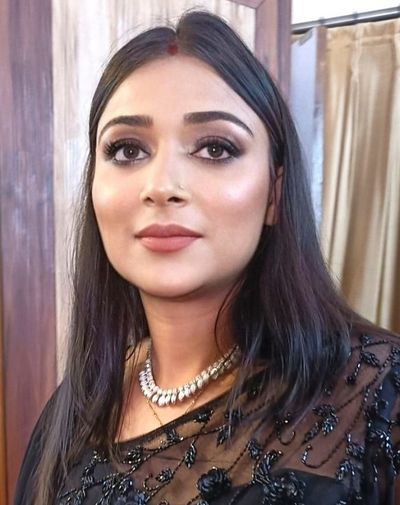Glam Sister of The Bride