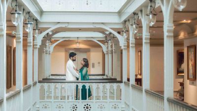 Couple Shoot In Taj Mahal Place