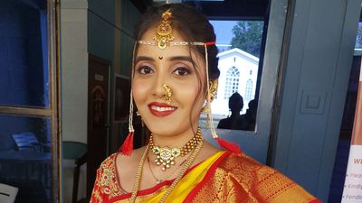 Traditional Maharashtrian Khopa Hairstyle