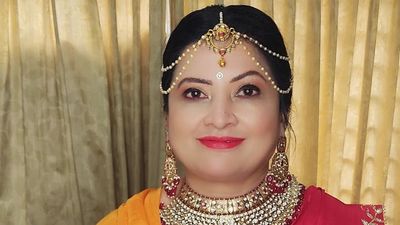 Northindian mom's haldi look