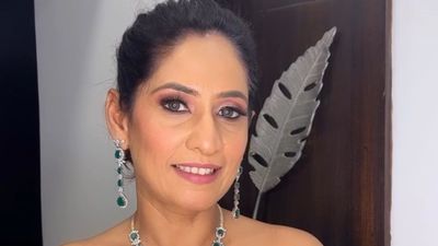 Anniversary party makeup 