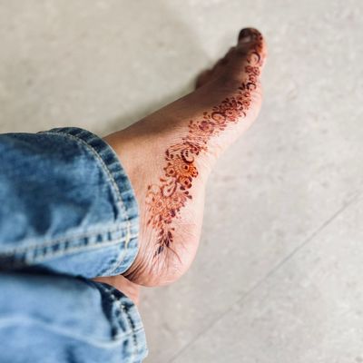 Foot henna