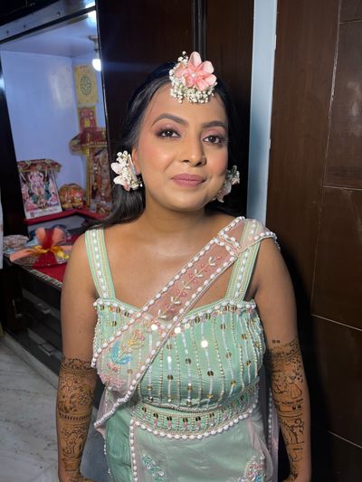 Mehendi Bride 