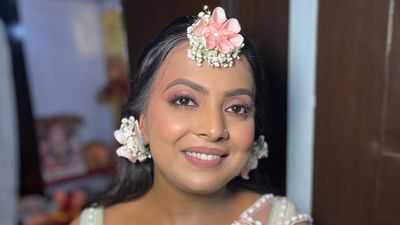 Mehendi Bride 