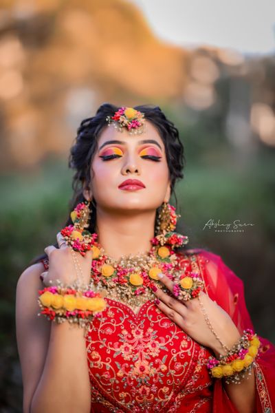 MEHENDI AND HALDI LOOK