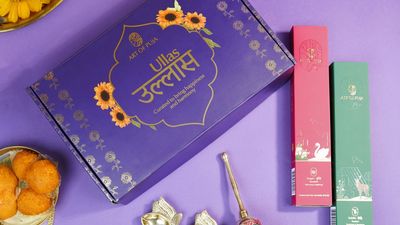 FESTIVE GIFT BOX - ULLAS (1299)