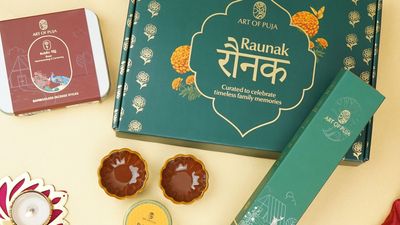 FESTIVE GIFT BOX - RAUNAK (799)