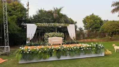 White and Green Wedding Theme 