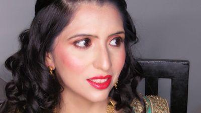 Simran from Australia on her reception when she wants minimalistic with bold red lips 