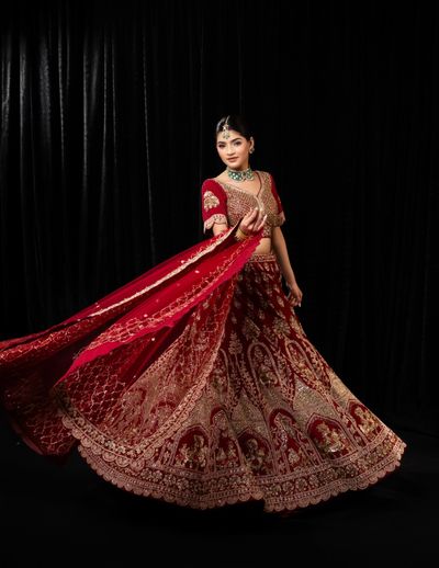 "Tekchandarjit Goel’s Summer Glow Lehenga – Breezy Elegance in Every Thread"