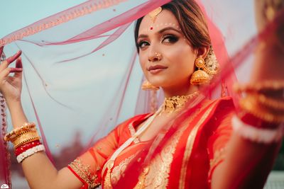BRIDE LOOKBOOK 