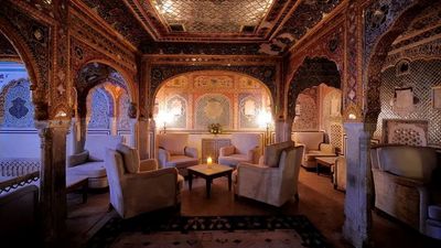 SHEESH MAHAL + MANTRANA HALL