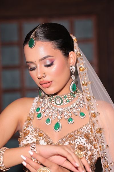 Aanchal glistened in all white outfit