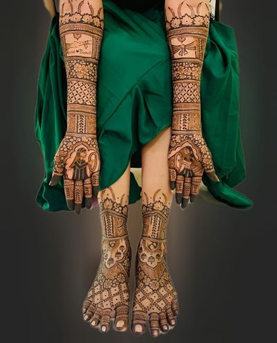 Letest Bridal Mehndi Design 