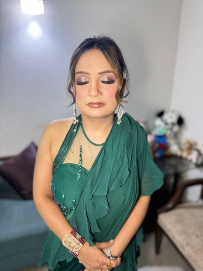 Party makeup at venue 