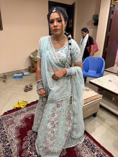 Party makeup at venue 