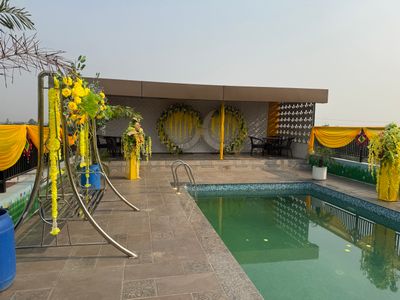 Pool Terrace 