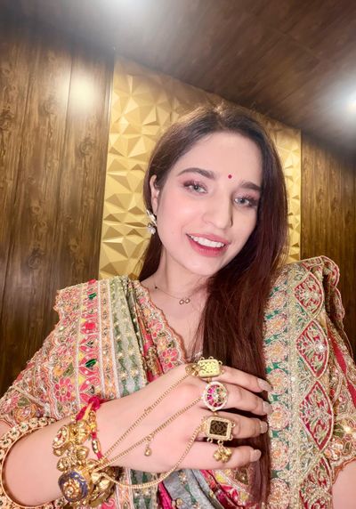 Saloni